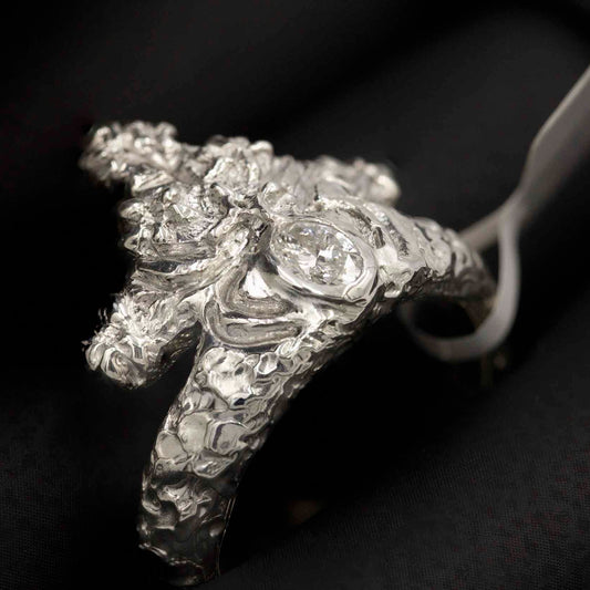 Silver ring bouquet of flowers in a diamond vase, Daras Space