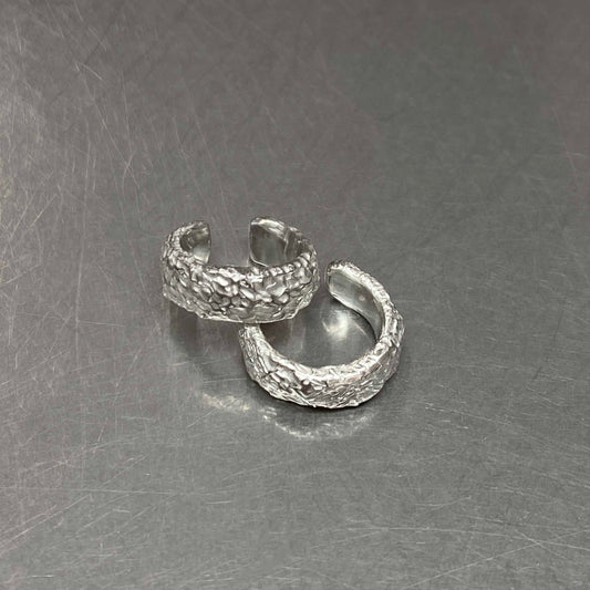 a pair of algae texture silver Ear Cuff