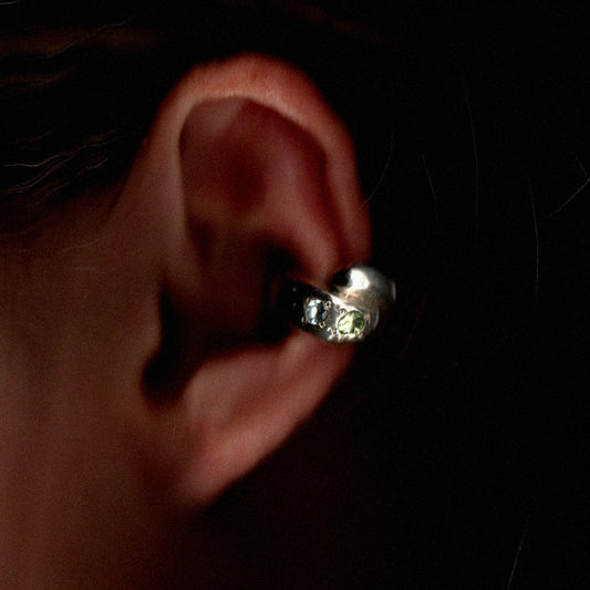 Bold swirl ear cuff on ear. Daras Space