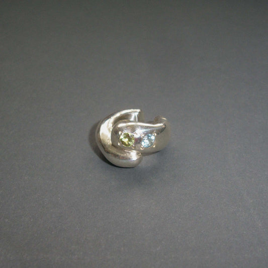 Bold swirl ear cuff. Daras Space