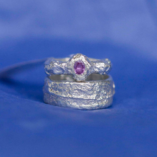 Silver ring with pink sapphire gemstone. daras space
