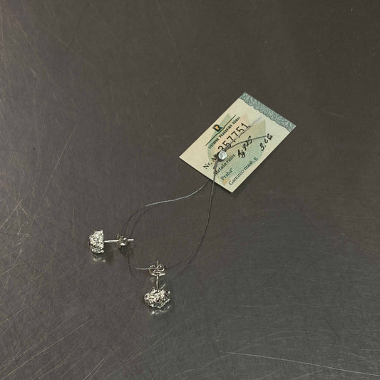 Foil texture Ear Studs with Blue Sapphires